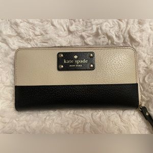 Kate Spade Berkeley Lane Neda Wallet Black and White